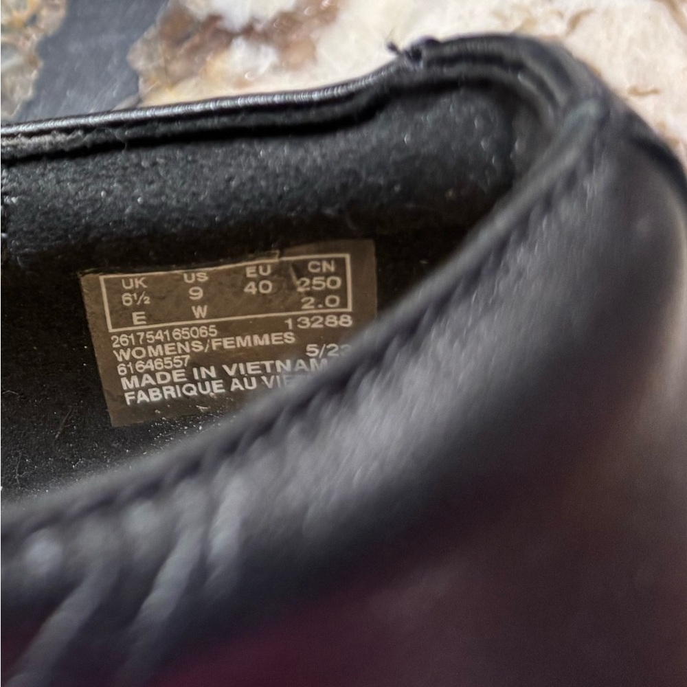 Clarks Black Leather Women's Oxfords - Picture 4 of 10